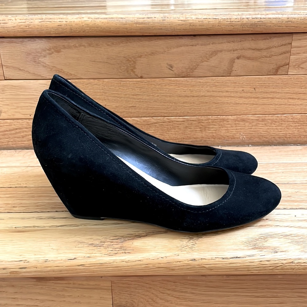 Kate Spade Black Velvet Pump EUC Size 9M